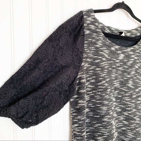 Postmark Black Heathered Tunic With Lace Detail - Picture 4 of 7